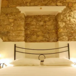https://incantevole-e-storico-appartamento-in-pieno-centro.taorminaitalyhotels.com