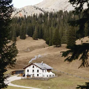  Lodge Rifugio Malga Ra Stua Italy